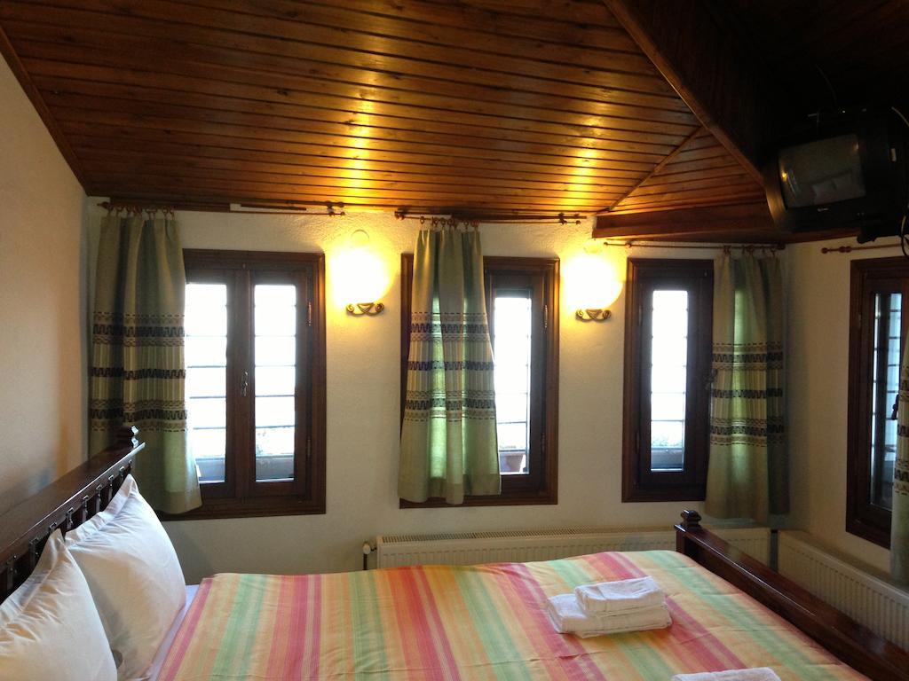 Guesthouse Eleni Palaios Panteleimonas Exteriör bild